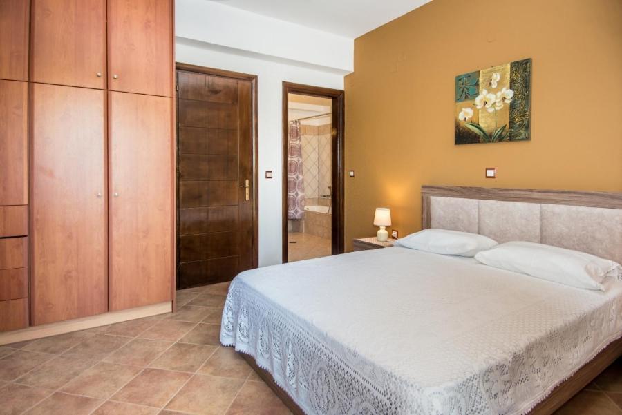Villa Irida Afrato Exterior foto