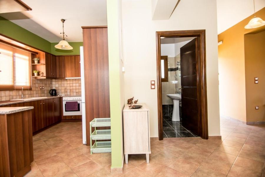 Villa Irida Afrato Exterior foto